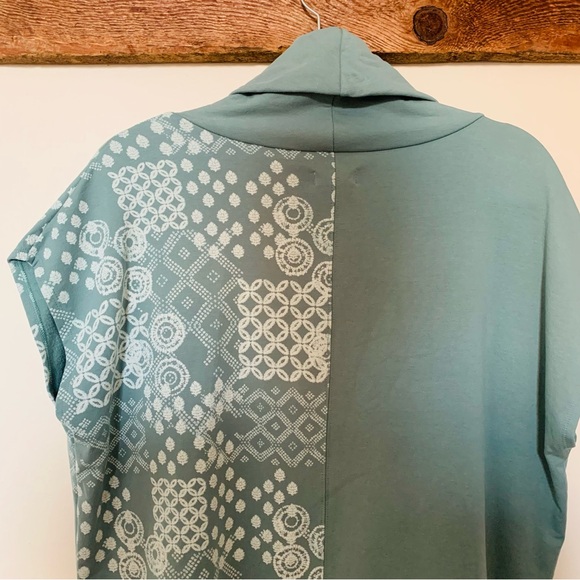 Garnet Hill—Sage Green Geometric Batik Lightweight Sweatshirt Cowl Tank (Medium) - Picture 3 of 4